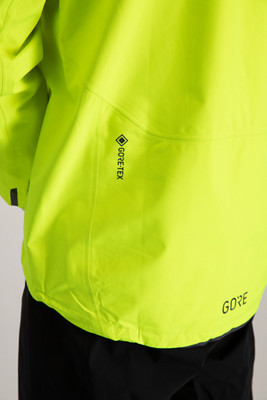 Compra Gore-Tex® Paclite giacca da bike uomo GORE BIKE WEAR in giallo