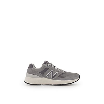 Walking 880 v6 Herren Sneaker