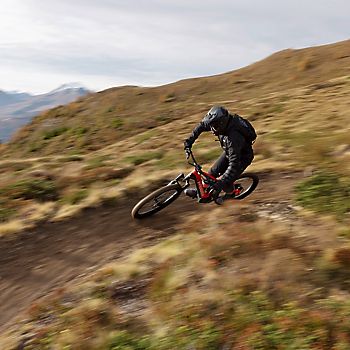 Das Schweizer E-Bike für alle Trails