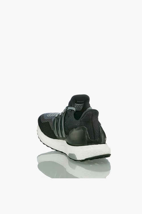 ultra boost nere
