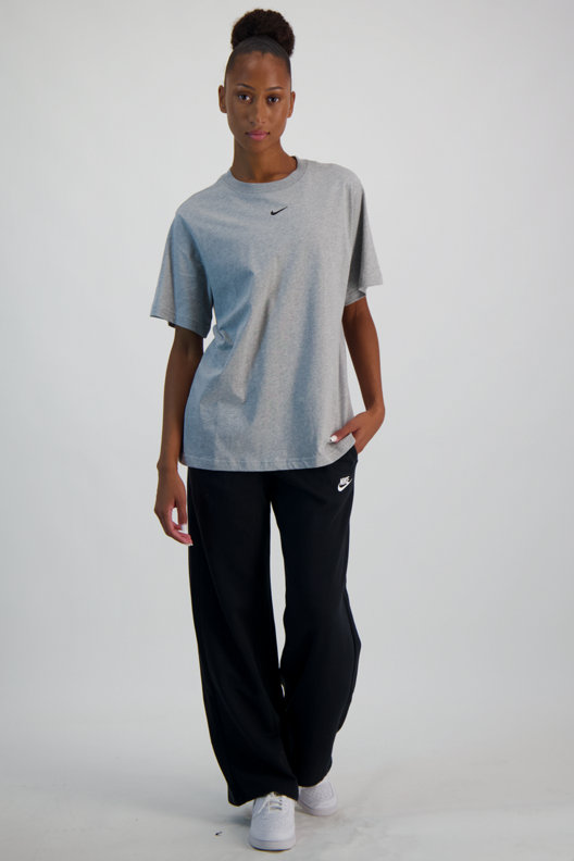 Compra Essential Oversized t shirt donna Nike Sportswear in grigio chiaro ochsnersport.ch