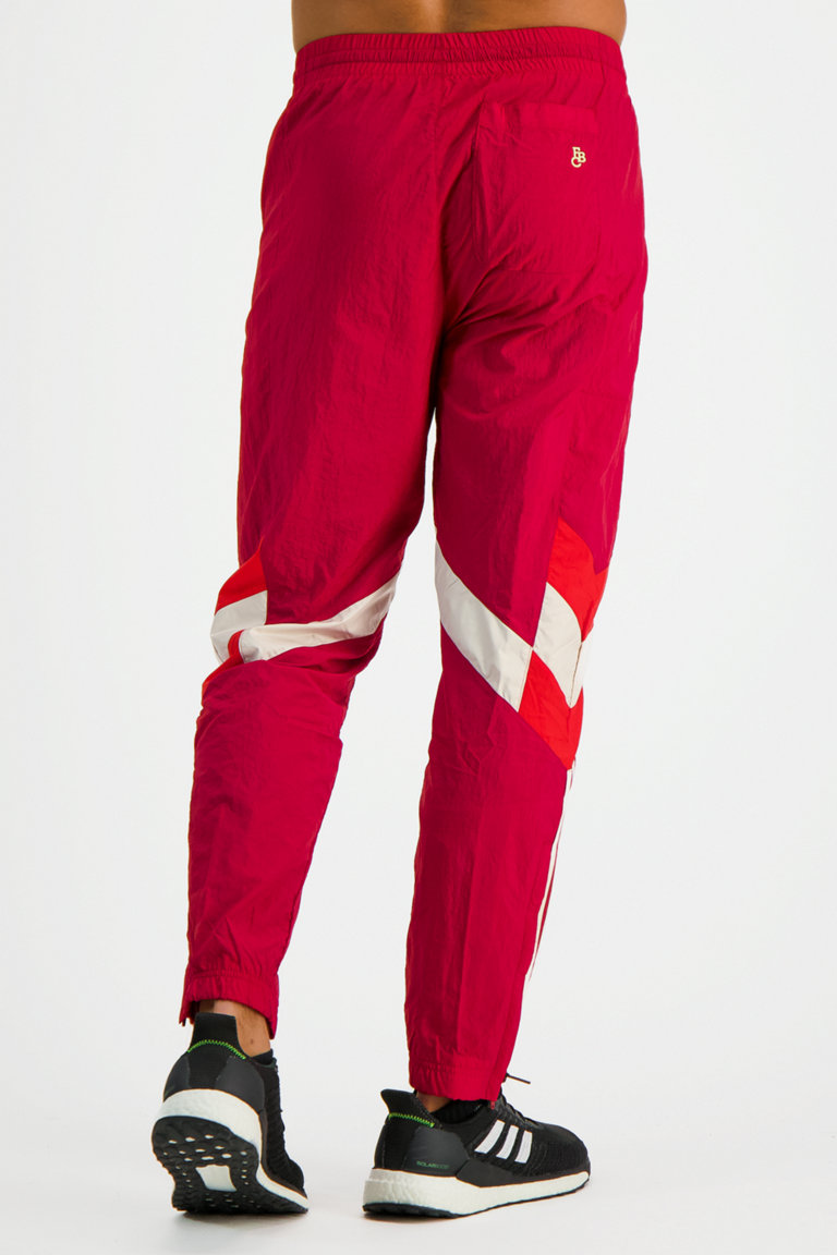 Compra FC Bayern Monaco Originals pantaloni della tuta uomo adidas Performance in rosso ochsnersport.ch