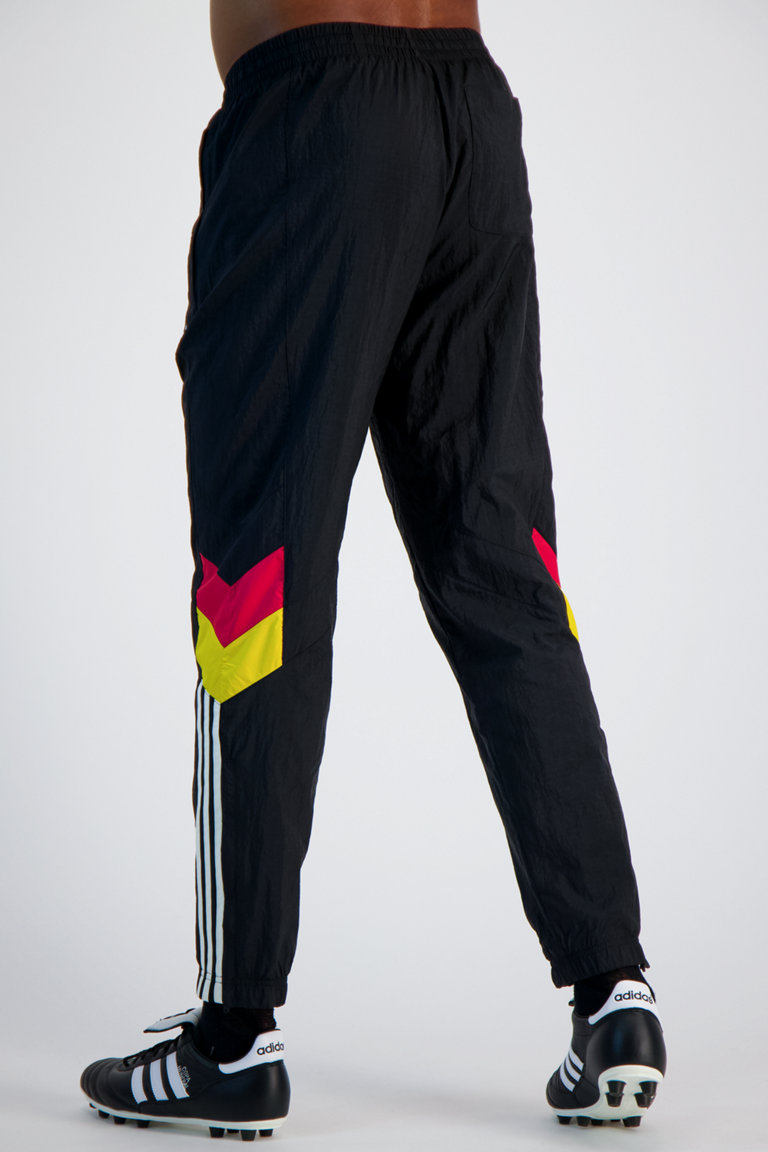 Compra Germania Originals pantaloni della tuta uomo adidas Performance in nero ochsnersport.ch
