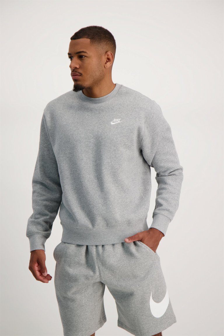 Compra Club Fleece maglioni uomo Nike Sportswear in grigio