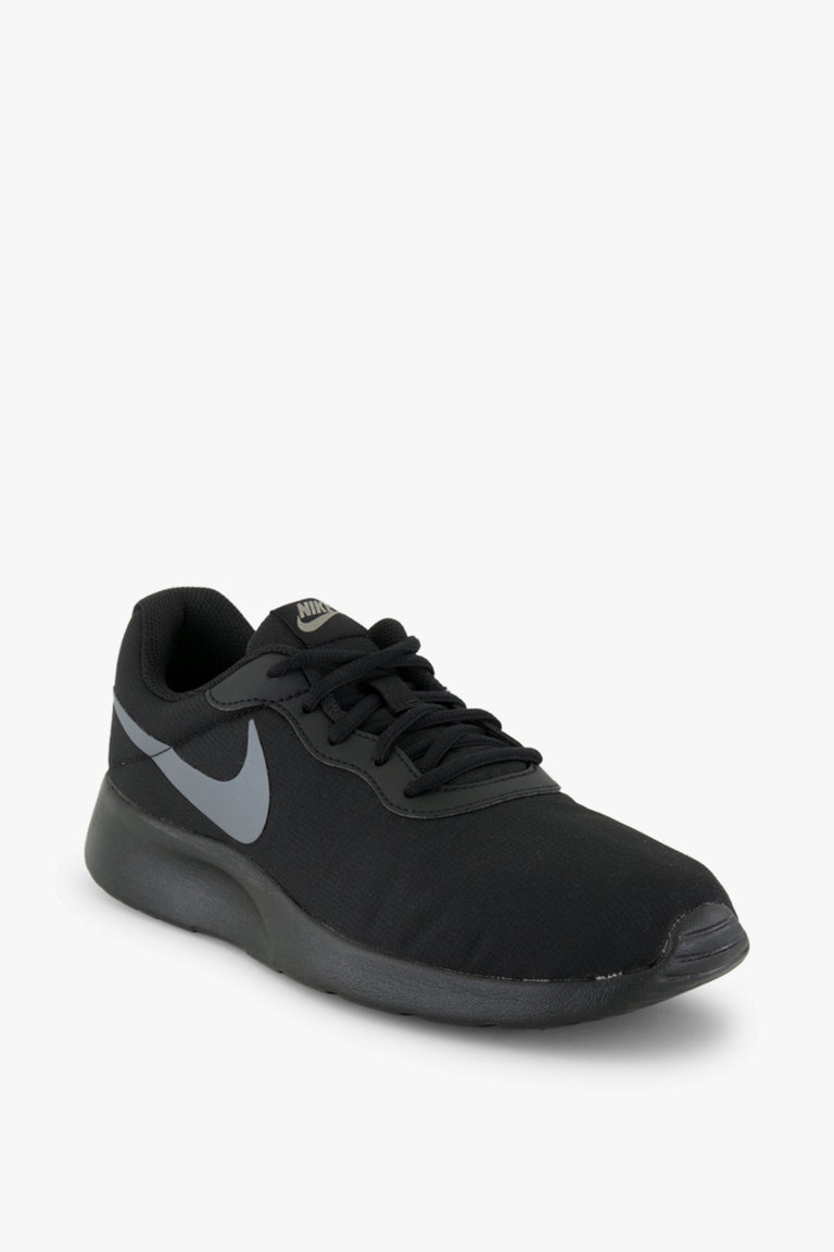 Nike noir tanjun hotsell