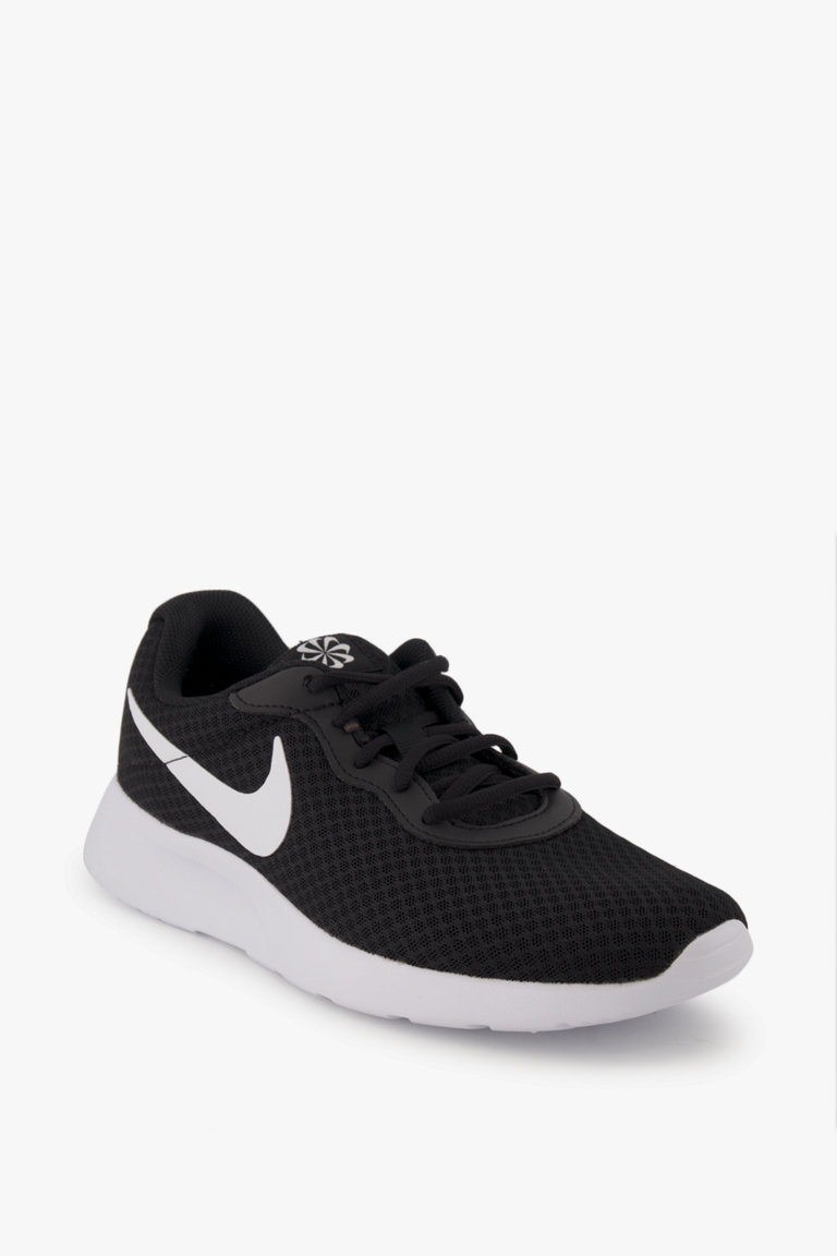 Compra Tanjun sneaker uomo Nike in nero bianco ochsnersport.ch