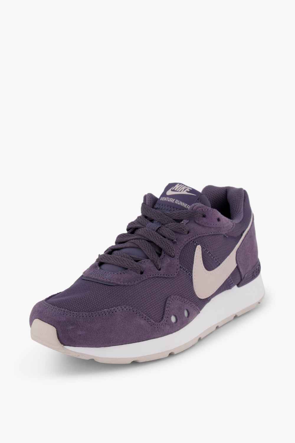 nike women's venture runner sneaker