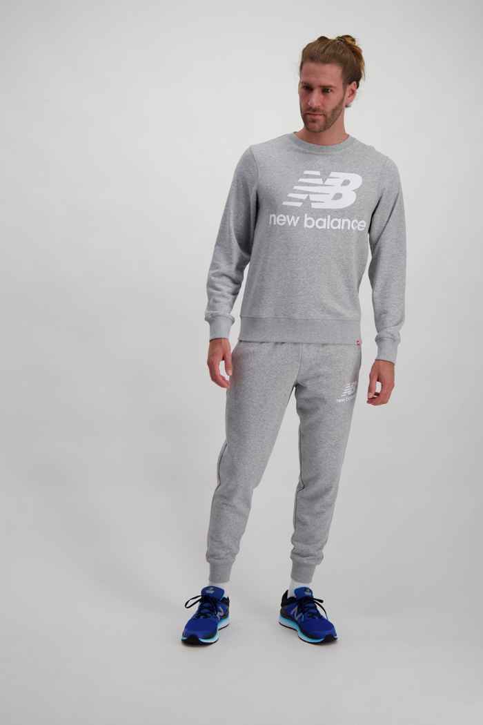 Compra Essentials Stacked Logo maglioni uomo New Balance in grigio ...